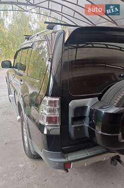 Внедорожник / Кроссовер Mitsubishi Pajero 2007 в 