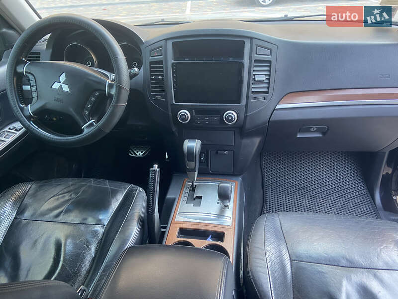 Внедорожник / Кроссовер Mitsubishi Pajero 2007 в Киеве