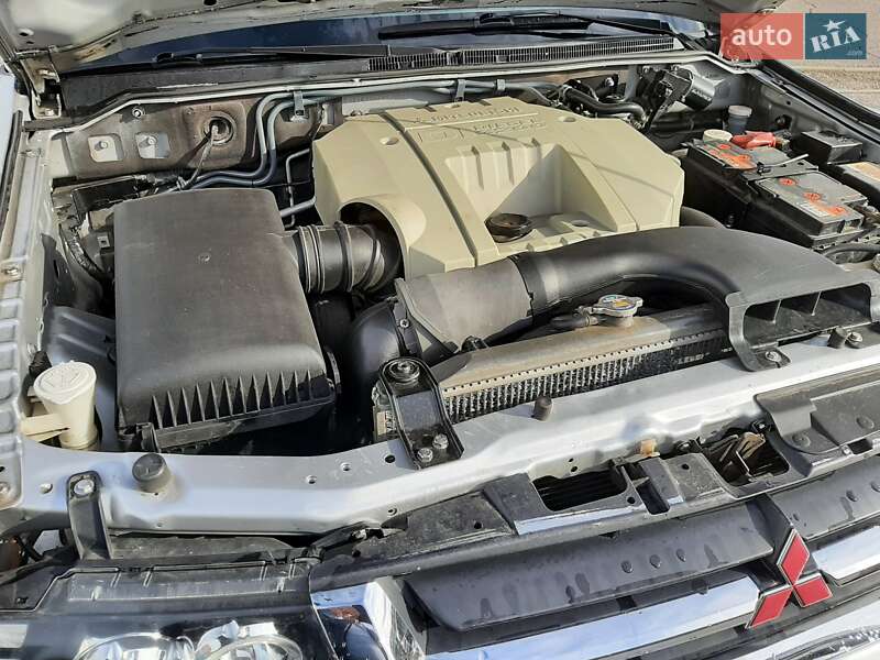 Внедорожник / Кроссовер Mitsubishi Pajero 2000 в Ужгороде фото 31 Внедорожник / Кроссовер Mitsubishi Pajero 2000 в Ужгороде