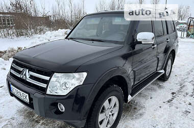 Внедорожник / Кроссовер Mitsubishi Pajero 2007 в Нововолынске