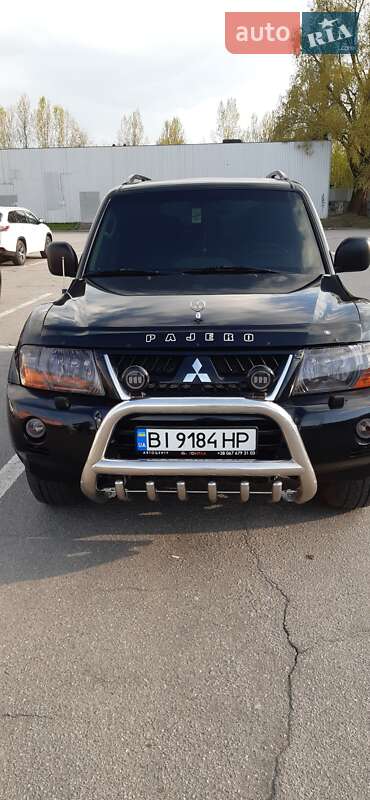 Внедорожник / Кроссовер Mitsubishi Pajero 2005 в Полтаве