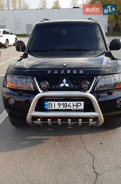 Внедорожник / Кроссовер Mitsubishi Pajero 2005 в Полтаве