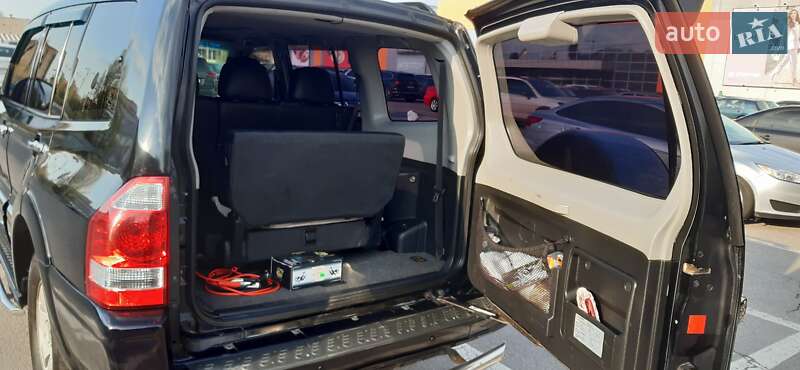 Внедорожник / Кроссовер Mitsubishi Pajero 2005 в Полтаве