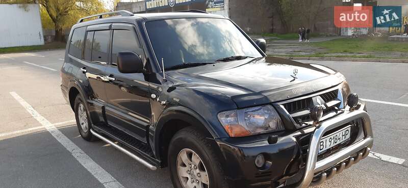 Внедорожник / Кроссовер Mitsubishi Pajero 2005 в Полтаве