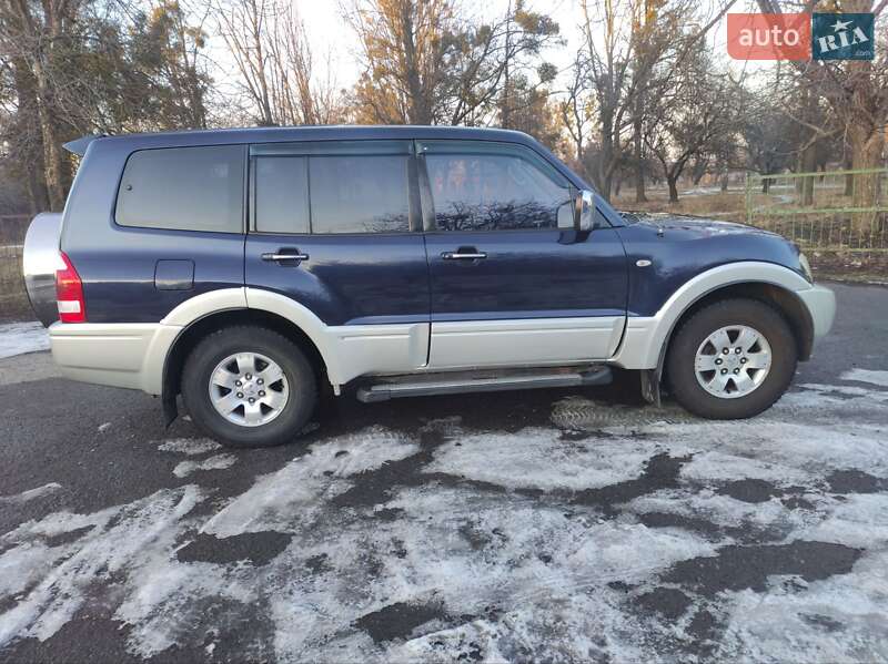 Внедорожник / Кроссовер Mitsubishi Pajero 2003 в Харькове