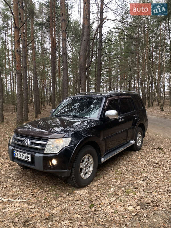 Позашляховик / Кросовер Mitsubishi Pajero 2007 в Києві