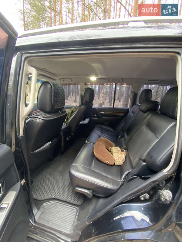 Позашляховик / Кросовер Mitsubishi Pajero 2007 в Києві