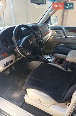 Внедорожник / Кроссовер Mitsubishi Pajero 2007 в 