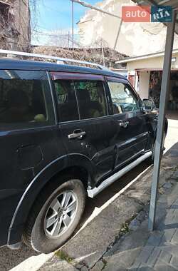 Внедорожник / Кроссовер Mitsubishi Pajero 2007 в 