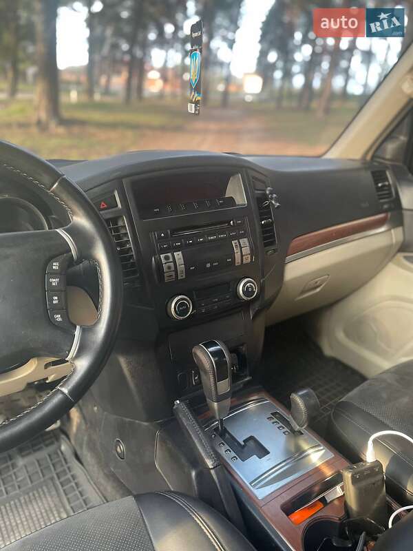Внедорожник / Кроссовер Mitsubishi Pajero 2008 в Сумах