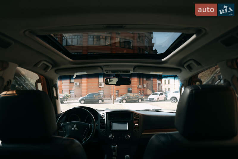 Внедорожник / Кроссовер Mitsubishi Pajero 2008 в Киеве