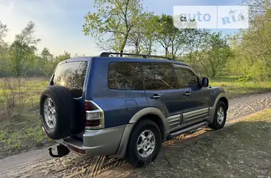 Mitsubishi Pajero 2000