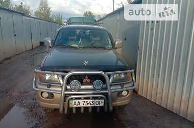 Внедорожник / Кроссовер Mitsubishi Pajero 2003 в Киеве