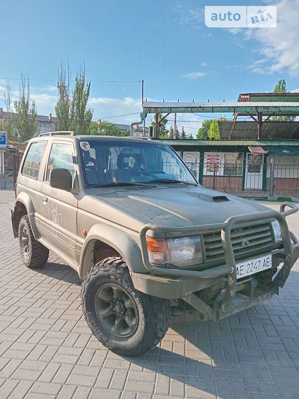 Внедорожник / Кроссовер Mitsubishi Pajero 1996 в Славянске