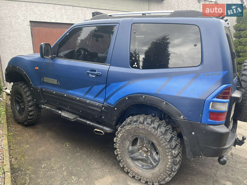 Внедорожник / Кроссовер Mitsubishi Pajero 2000 в Кременце