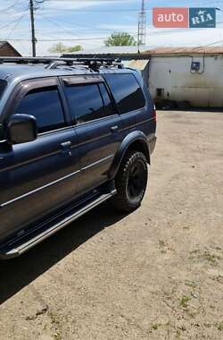 Позашляховик / Кросовер Mitsubishi Pajero 2008 в 