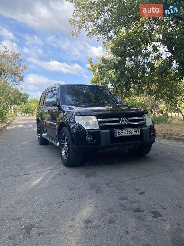 Внедорожник / Кроссовер Mitsubishi Pajero 2007 в Николаеве