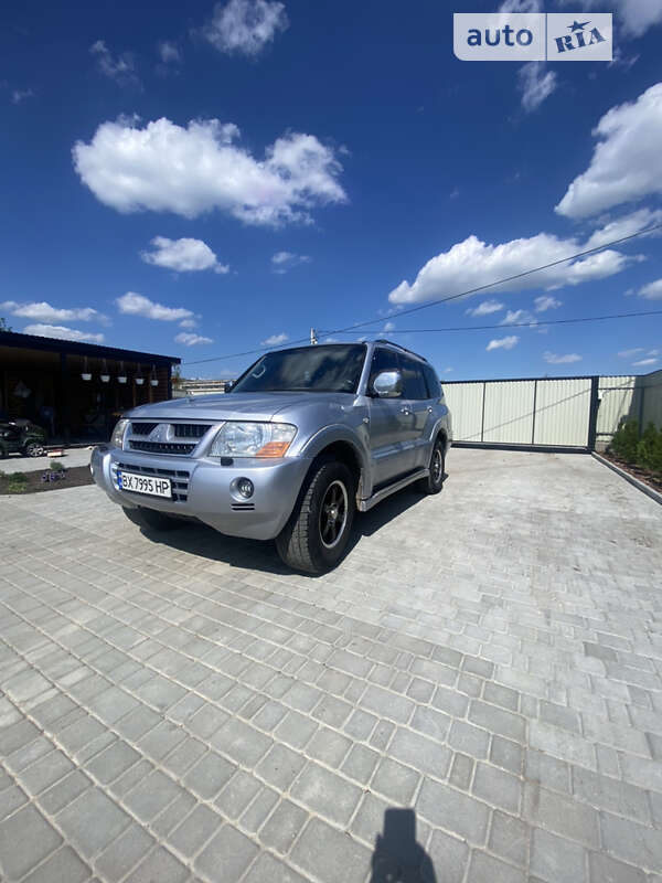 Внедорожник / Кроссовер Mitsubishi Pajero 2005 в Каменец-Подольском