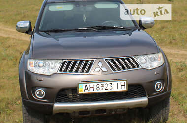 Внедорожник / Кроссовер Mitsubishi Pajero 2013 в Шаргороде