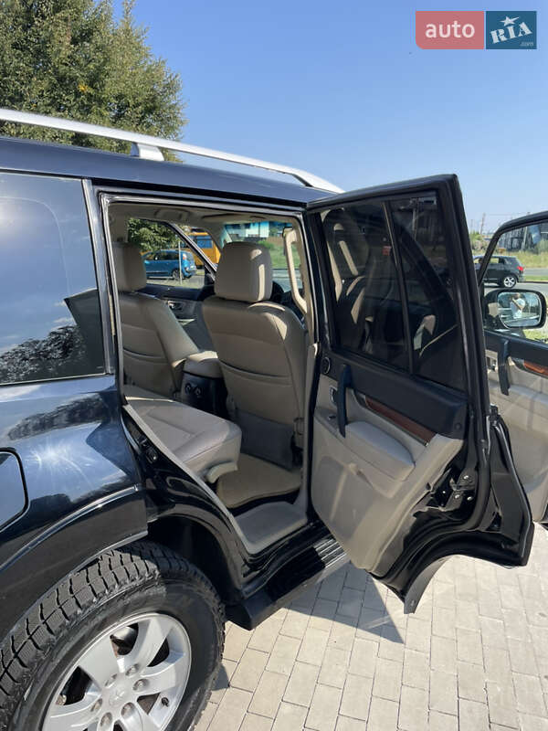 Внедорожник / Кроссовер Mitsubishi Pajero 2007 в Вараше