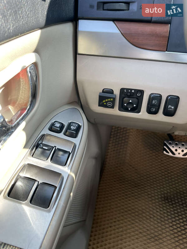 Внедорожник / Кроссовер Mitsubishi Pajero 2007 в Вараше