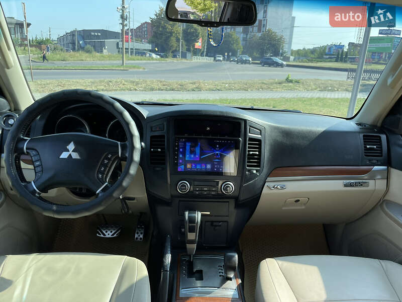 Внедорожник / Кроссовер Mitsubishi Pajero 2007 в Вараше