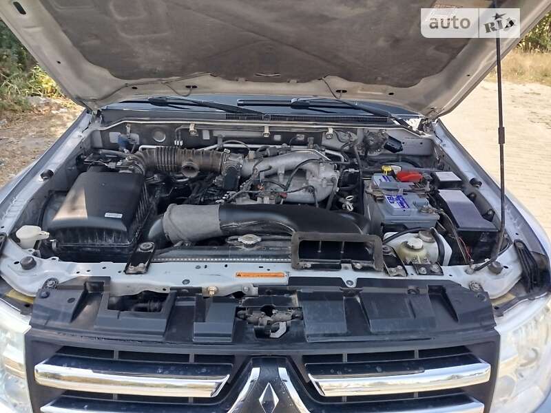 Внедорожник / Кроссовер Mitsubishi Pajero 2007 в Ахтырке фото 8 Внедорожник / Кроссовер Mitsubishi Pajero 2007 в Ахтырке