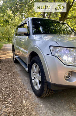 Внедорожник / Кроссовер Mitsubishi Pajero 2008 в Киеве