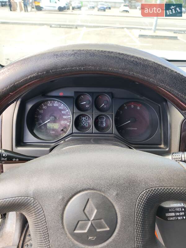 Внедорожник / Кроссовер Mitsubishi Pajero 2000 в Киеве