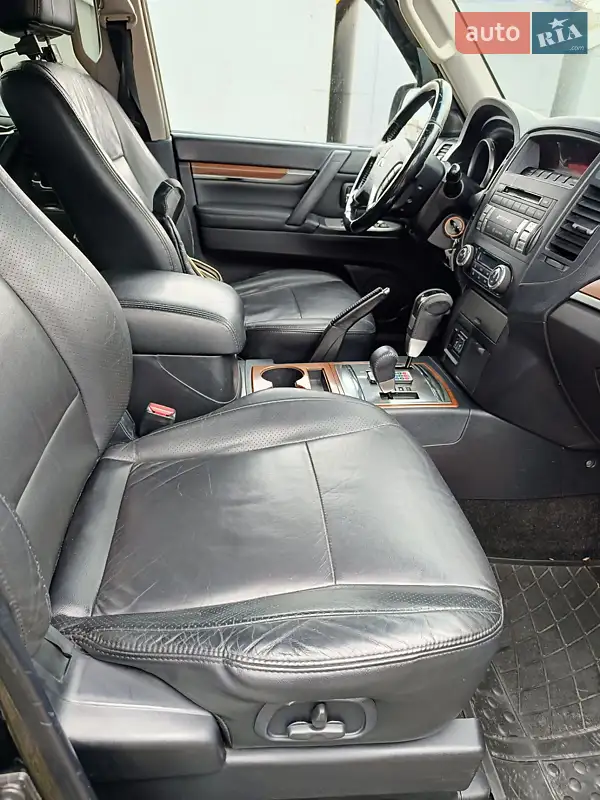 Mitsubishi Pajero 2008 VIN JMBLYV98W8J500282 фото оголошення 9 з 52