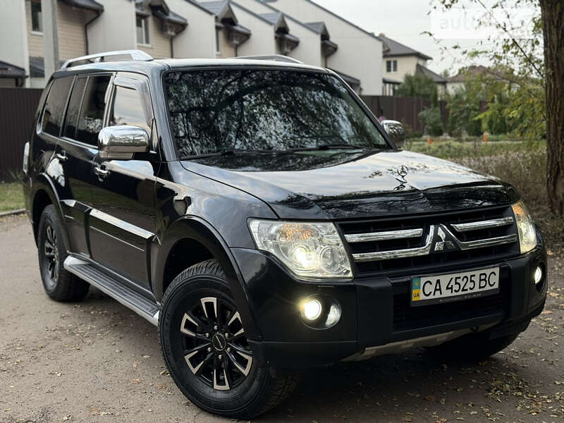 Позашляховик / Кросовер Mitsubishi Pajero 2007 в Чернігові