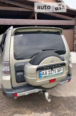 Позашляховик / Кросовер Mitsubishi Pajero 2007 в Києві