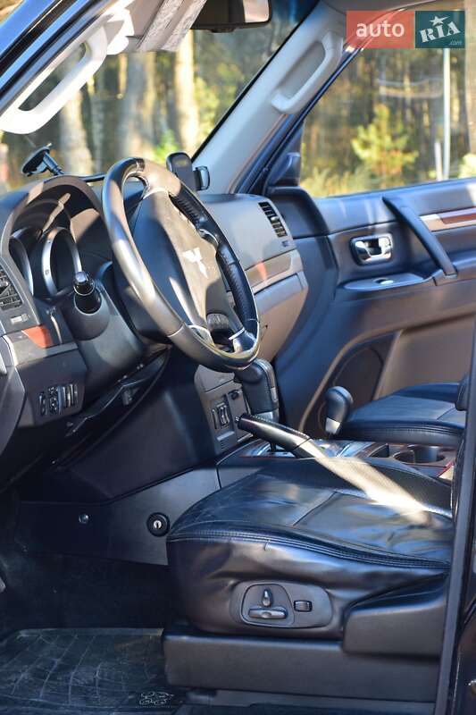 Внедорожник / Кроссовер Mitsubishi Pajero 2007 в Рокитном
