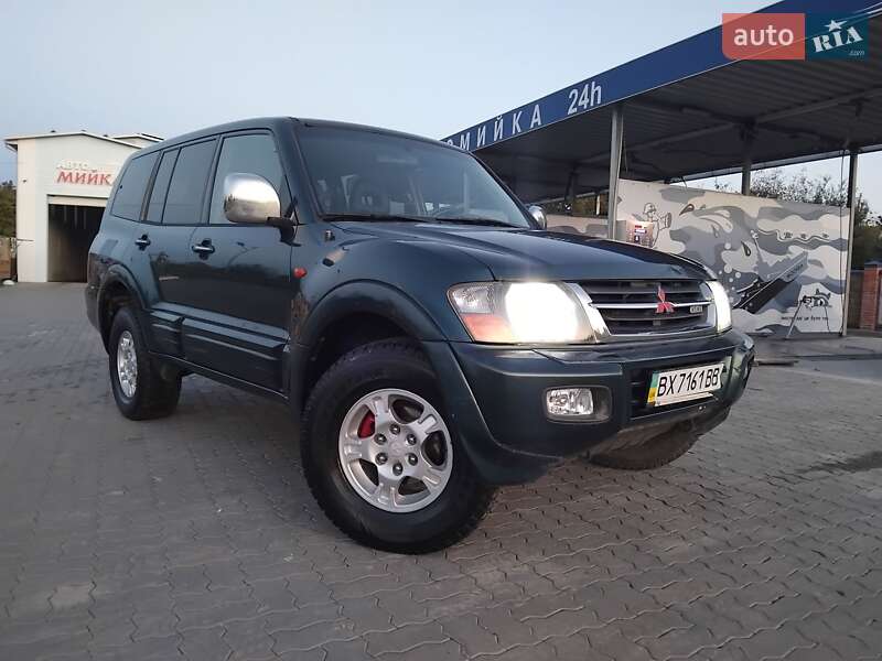 Позашляховик / Кросовер Mitsubishi Pajero 2001 в Володимирі