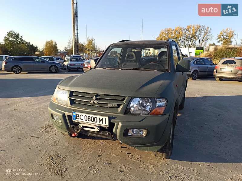 Mitsubishi Pajero 2001