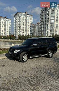 Внедорожник / Кроссовер Mitsubishi Pajero 2007 в 