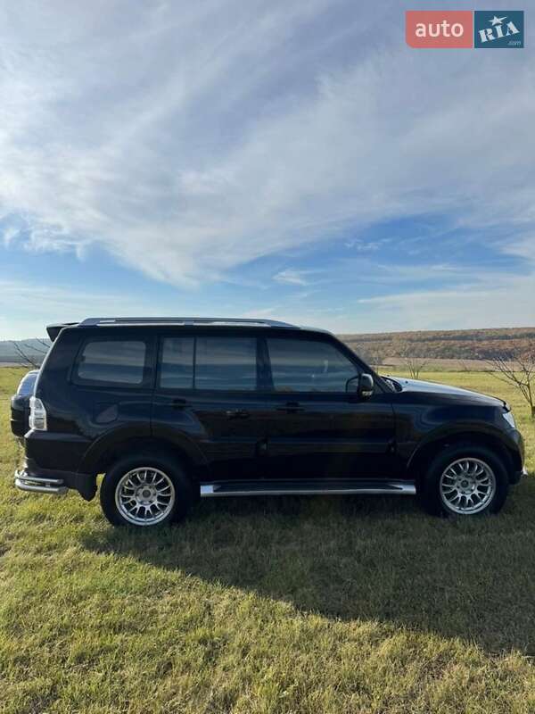 Внедорожник / Кроссовер Mitsubishi Pajero 2007 в Черновцах