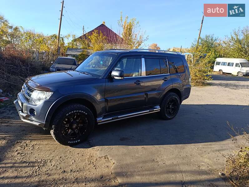 Внедорожник / Кроссовер Mitsubishi Pajero 2007 в Рени