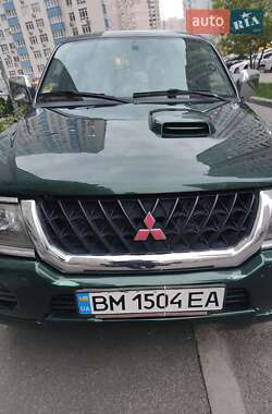 Внедорожник / Кроссовер Mitsubishi Pajero 2002 в Киеве