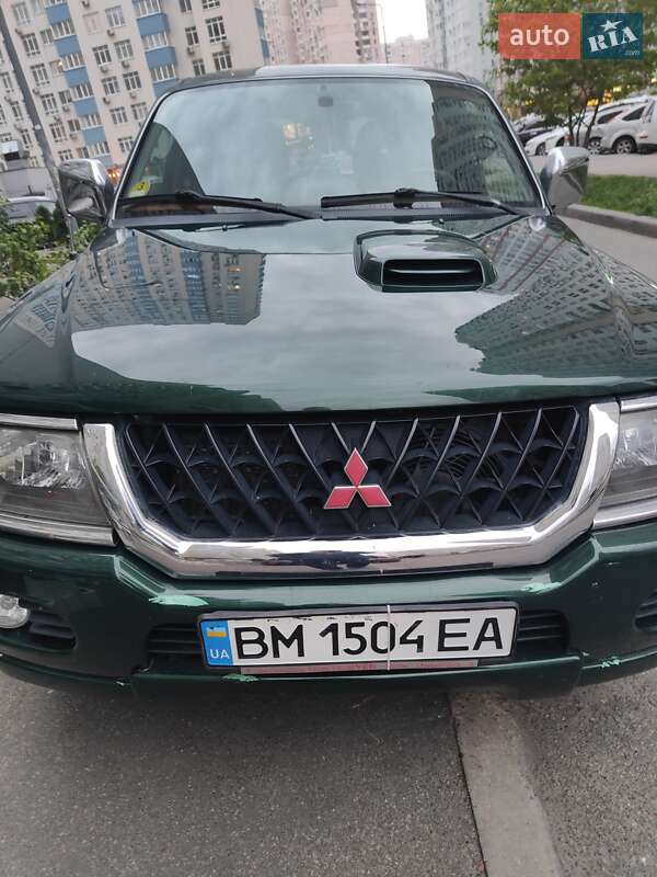 Позашляховик / Кросовер Mitsubishi Pajero 2002 в Києві