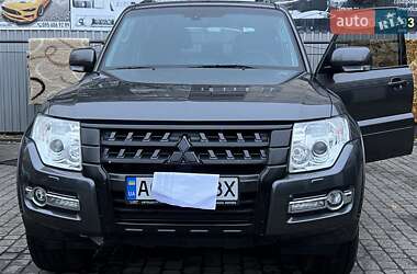 Внедорожник / Кроссовер Mitsubishi Pajero 2017 в Ужгороде