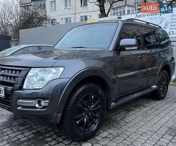 Внедорожник / Кроссовер Mitsubishi Pajero 2017 в 