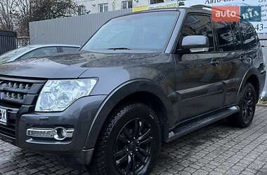 Внедорожник / Кроссовер Mitsubishi Pajero 2017 в 