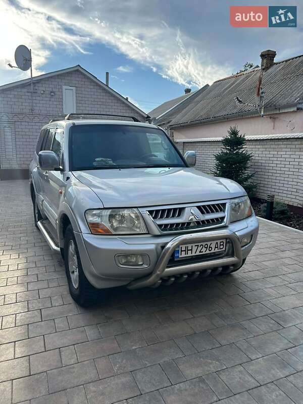 Внедорожник / Кроссовер Mitsubishi Pajero 2000 в Подольске