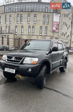 Позашляховик / Кросовер Mitsubishi Pajero 2004 в Києві