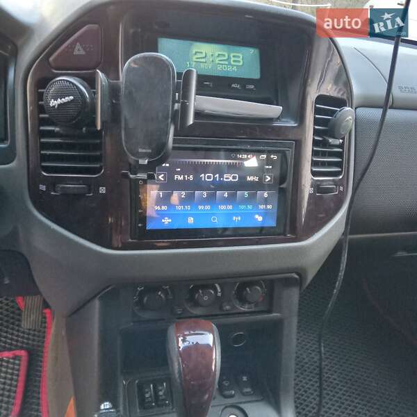 Позашляховик / Кросовер Mitsubishi Pajero 2006 в Києві