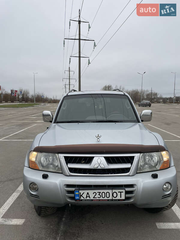 Позашляховик / Кросовер Mitsubishi Pajero 2004 в Києві