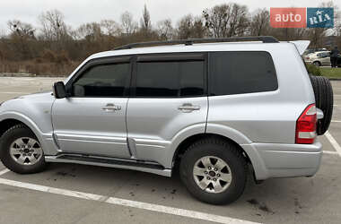 Позашляховик / Кросовер Mitsubishi Pajero 2004 в Києві