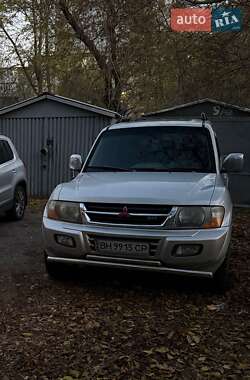 Внедорожник / Кроссовер Mitsubishi Pajero 2000 в 
