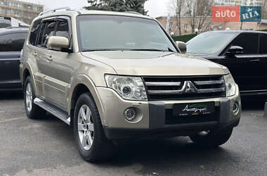 Внедорожник / Кроссовер Mitsubishi Pajero 2008 в Киеве